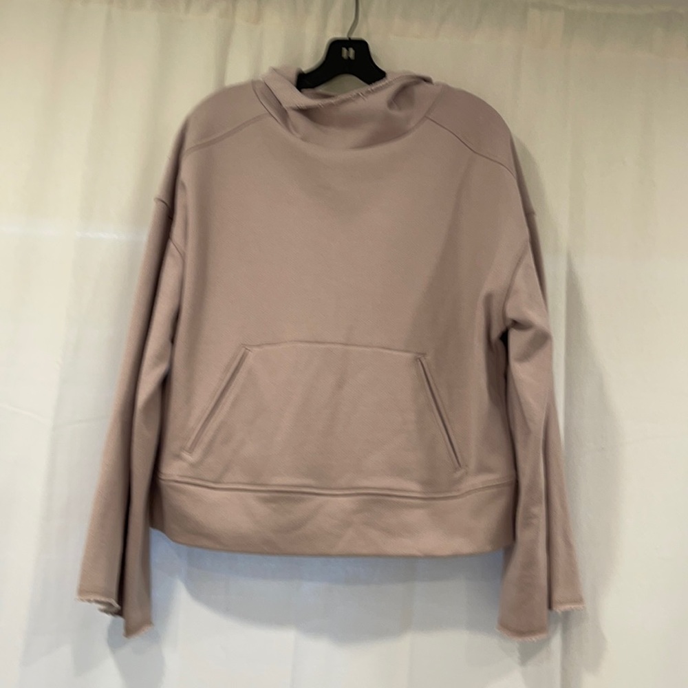 Alo yoga lavender pullover hoodie